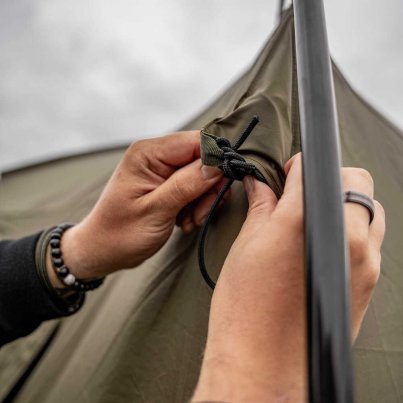 Avid Carp Revolve Screen House Compact