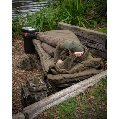 Fox Lehátko se spacákem Duralite+ All Season System